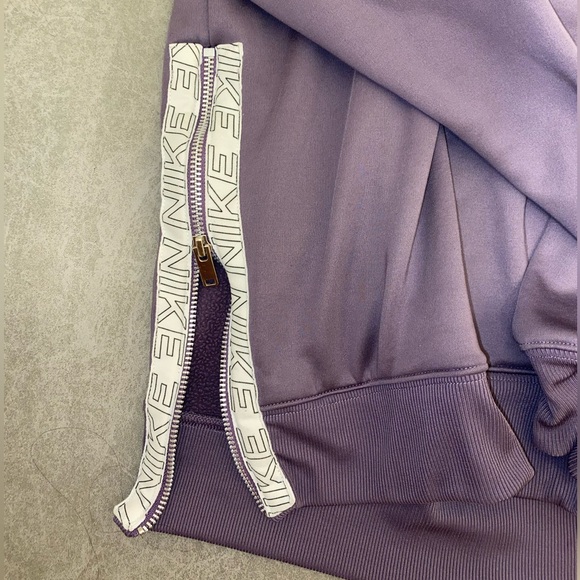 Therma-fit NIKE pullover, new - Picture 2 of 4